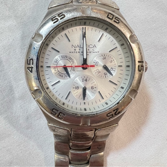 Nautica Stainless Steel Watch Needs a new battery - Picture 2 of 12